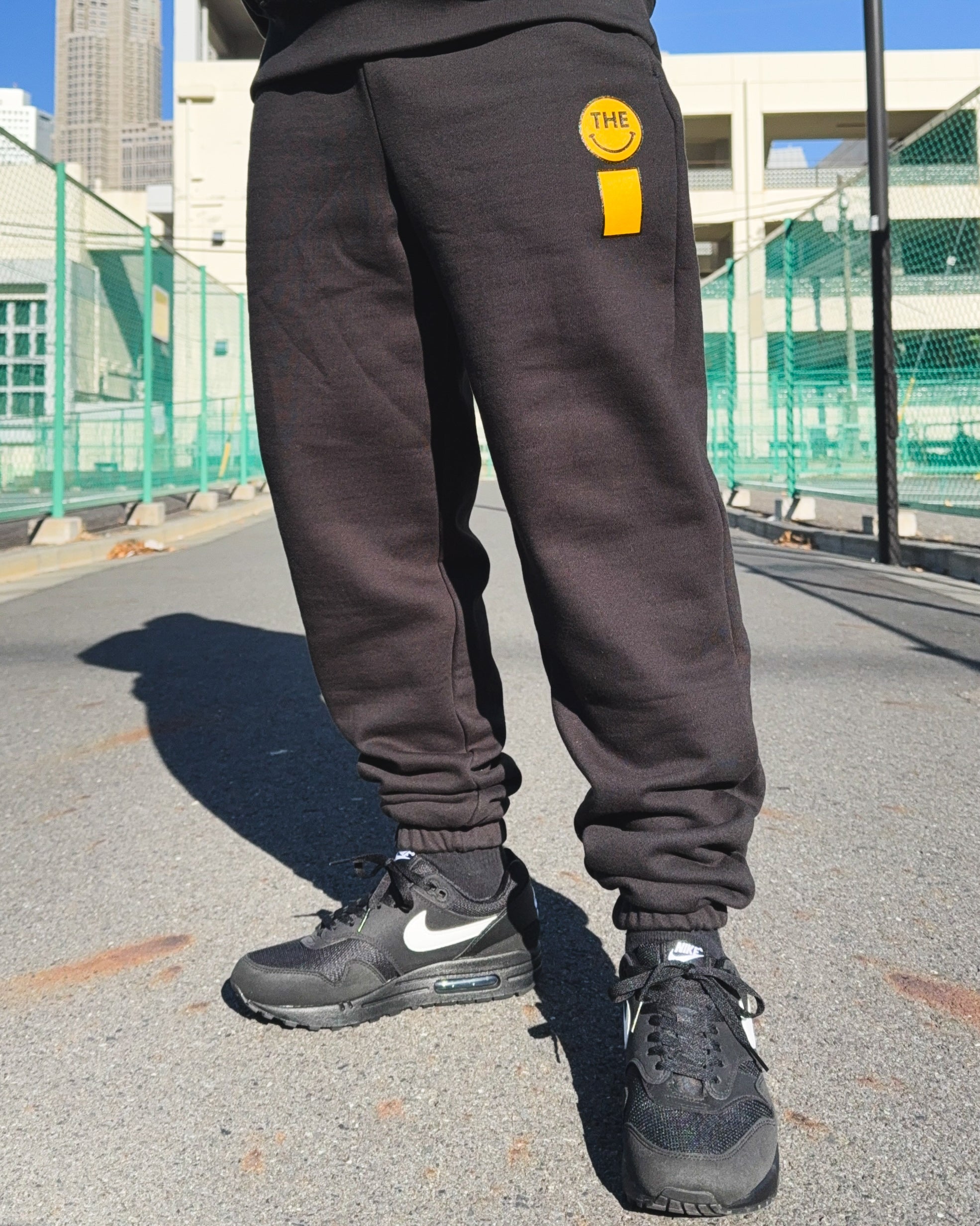 Smiley HW Sweat Pants - Black