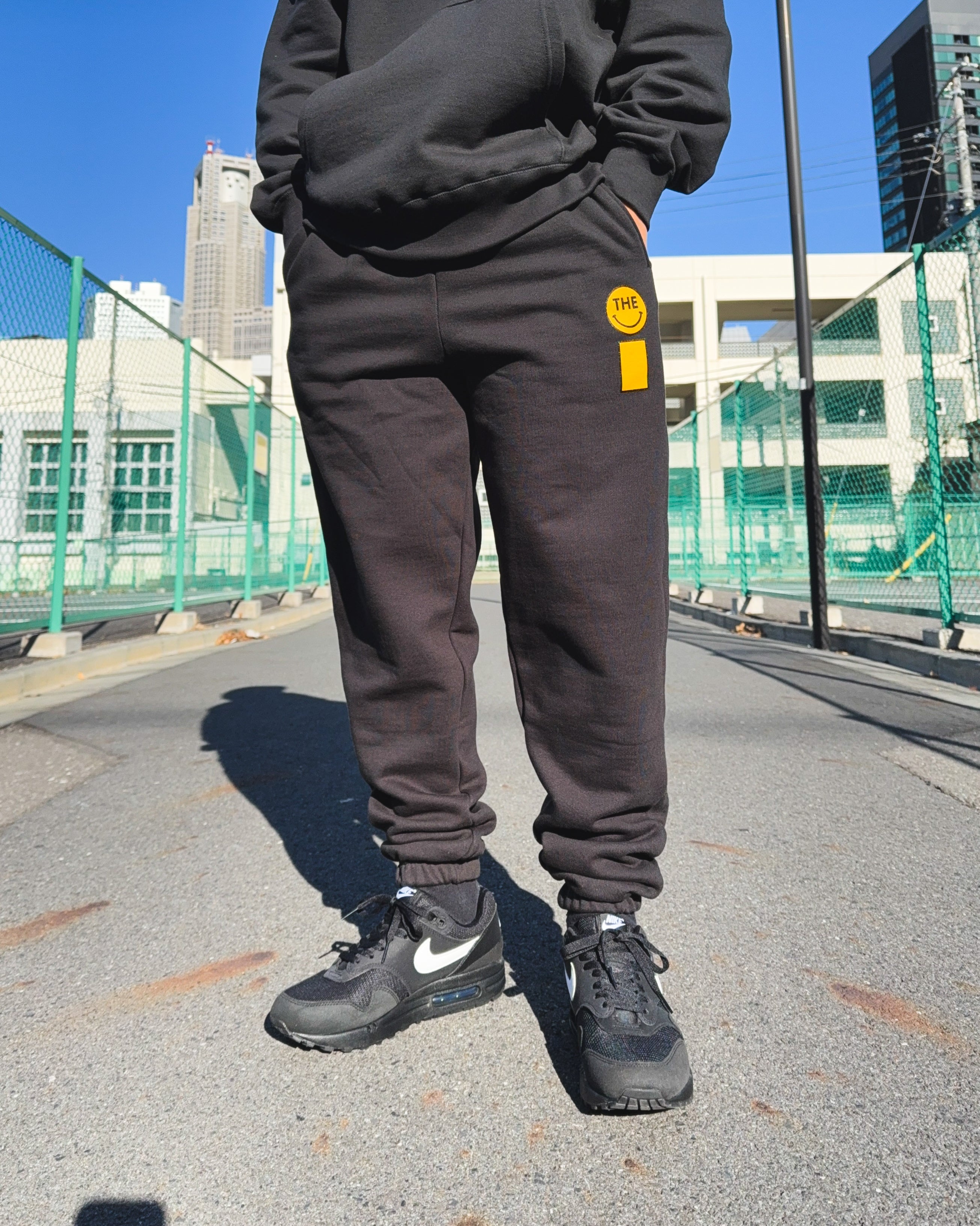 Smiley HW Sweat Pants - Black