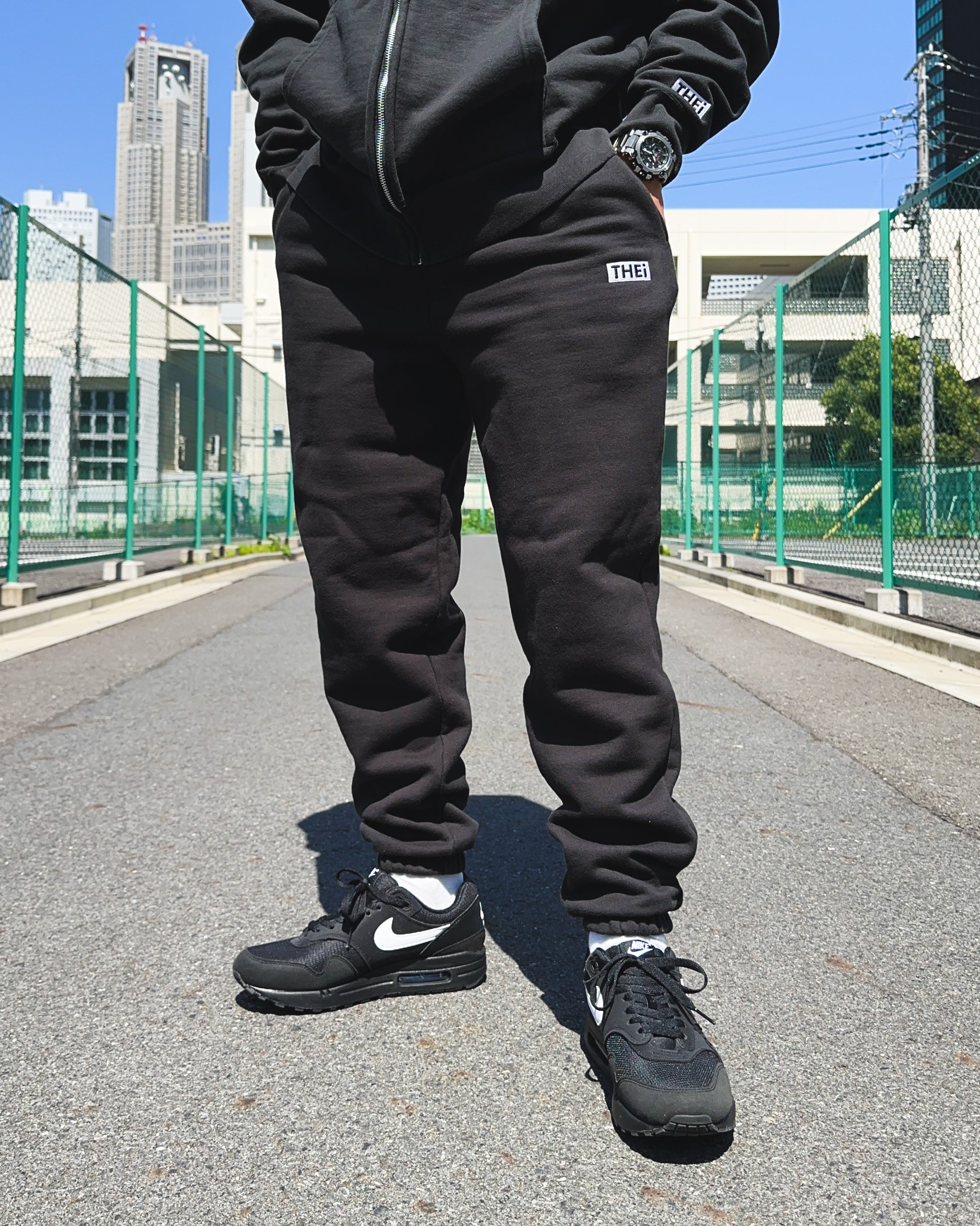 Box One Point HW Sweat Pants - Black
