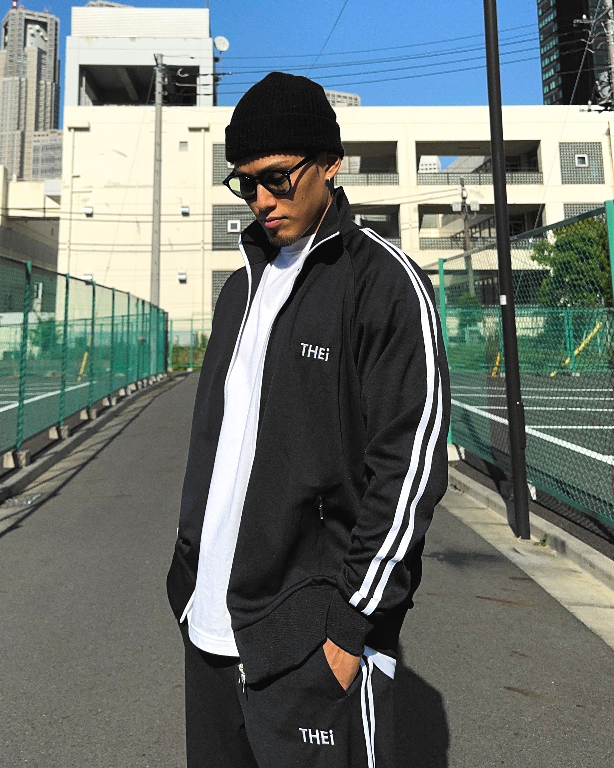 Basic One Point Track JKT - Black / White