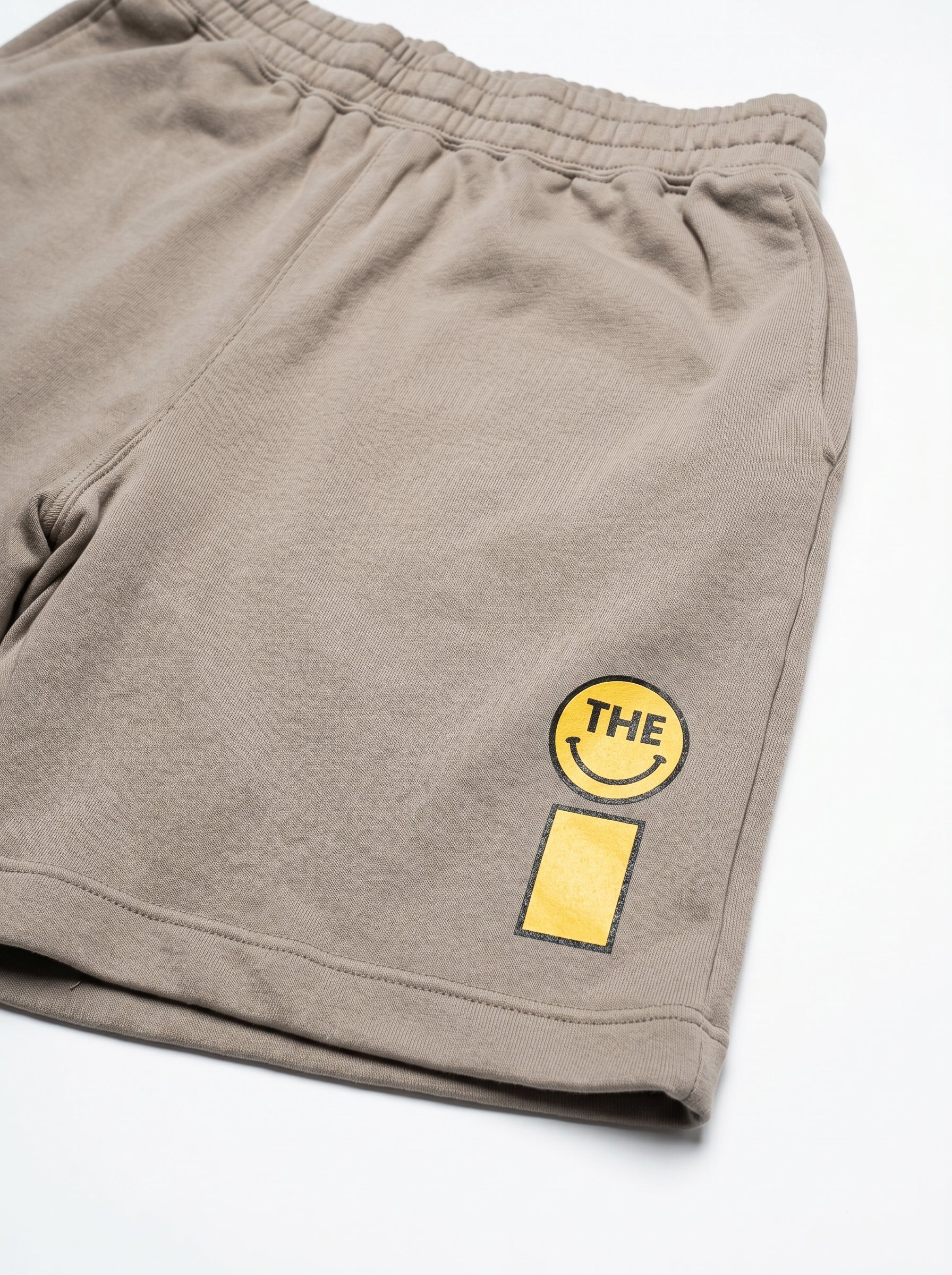 Smiley Relax Sweat Tee & Shorts Setup - Smokey Beige