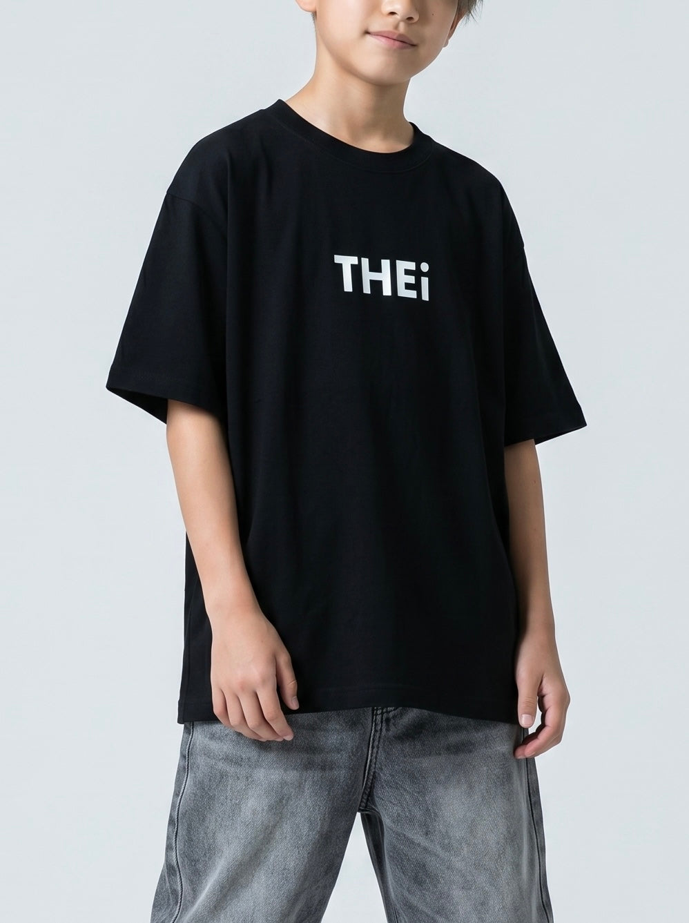 アップル Tシャツ - ブラック | THEi – THEi Official Store